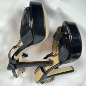 Anama black patent leather heels. Size 8